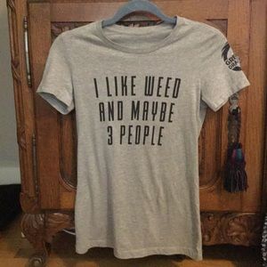 Graphic gray T-shirt